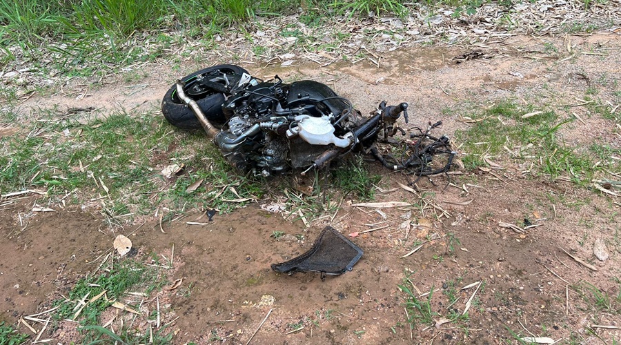 Imagem: 821b3372 9d0f 49b4 8b94 a8459282d8f9 Motociclista morre após batida entre moto e carro na BR-070