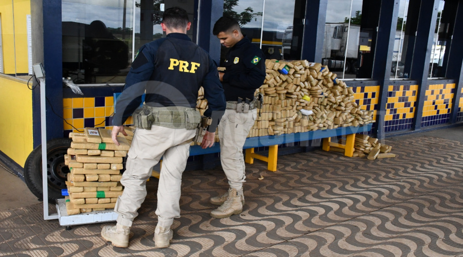 Imagem: f7b2c655 c8d5 4358 9676 9ba2614cd425 Adolescente é apreendido conduzindo carro recheado com 740 tabletes de maconha