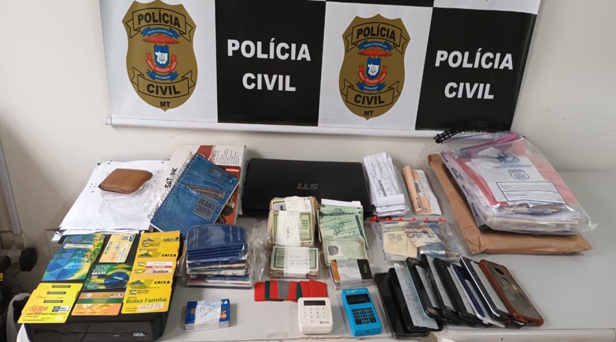 Imagem: Produtos apreendidos pela Policia Civil Rondonópolis | Casal é preso em flagrante pelo crime de falsificação de documentos públicos