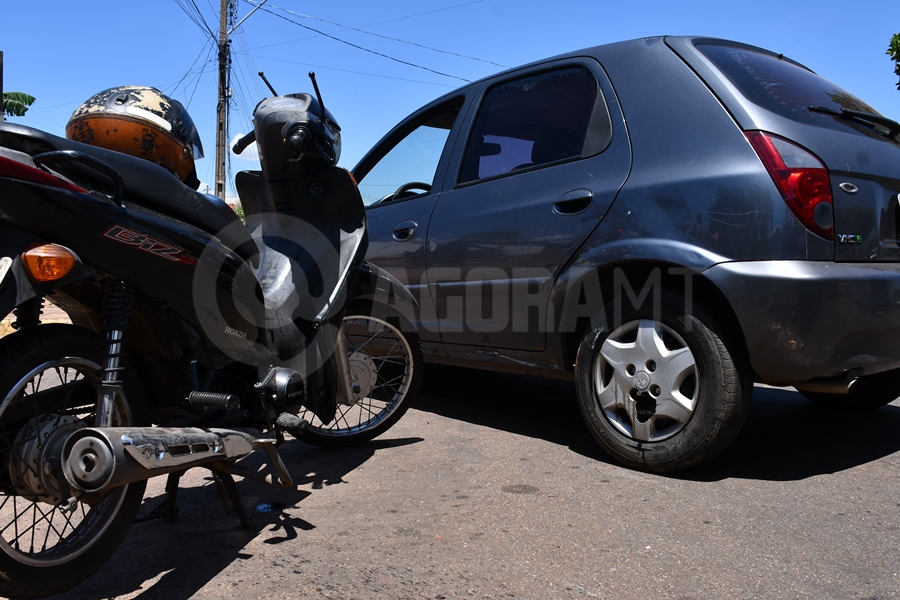 Imagem: Veiculos envolvidos em acidente Motorista se envolve em acidente e acaba preso com mandado de prisão em aberto