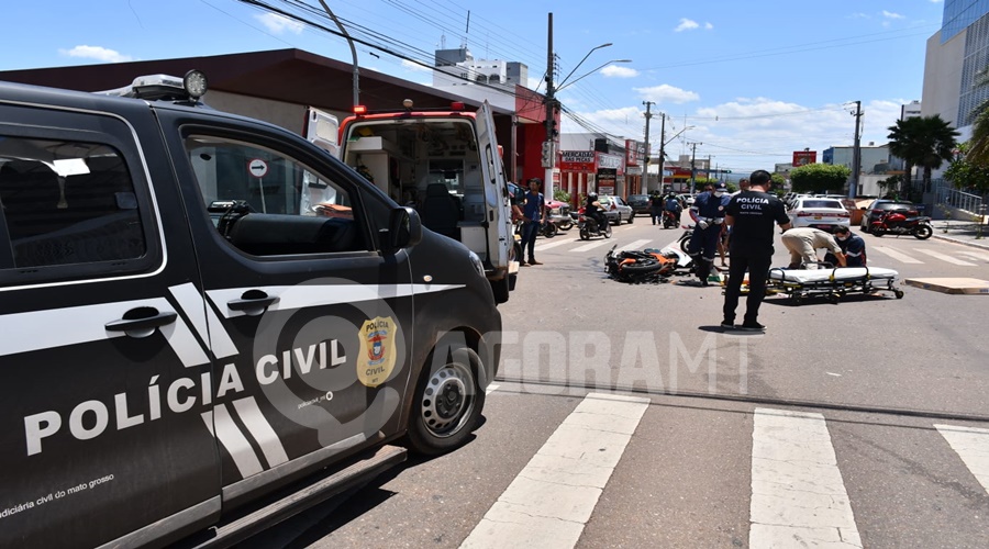 Imagem: interna3 Motociclista é socorrido com fratura exposta após acidente na região central