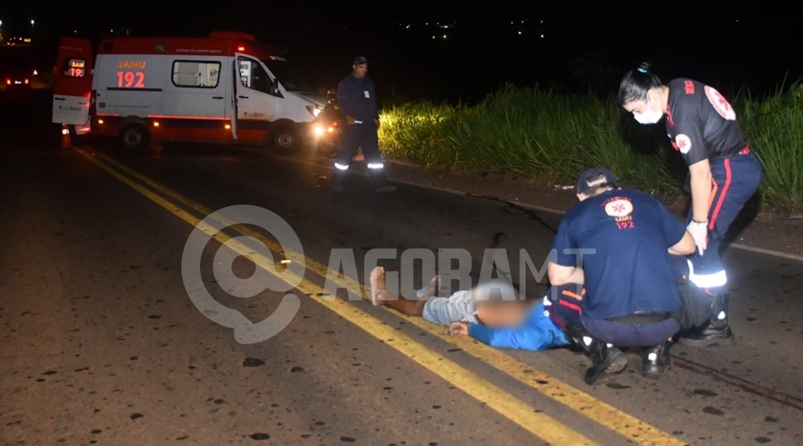 Imagem: Equipe do Samu no Local do Acidente Pedestre morre atropelado em Rondonópolis