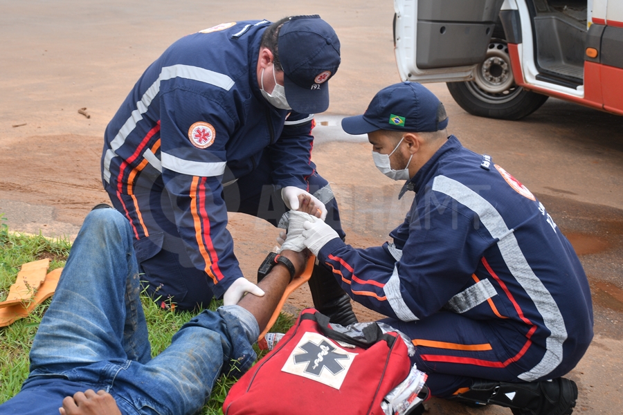 Imagem: Motociclista sofre acidente no Granville Roo Motociclista fica ferido após colisão com carro no Granville