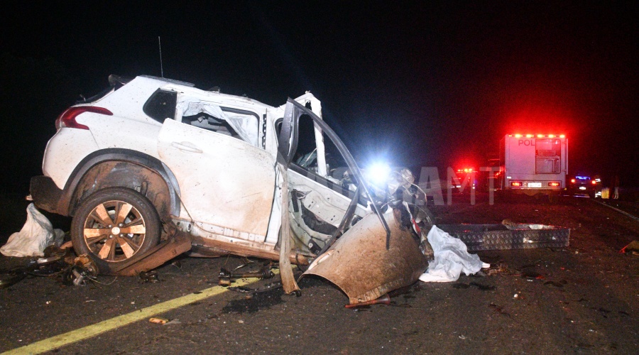 Imagem: O motorista morreu no local Morador de Rondonópolis | Após ultrapassagem, motorista morre em colisão frontal com ônibus de viagem