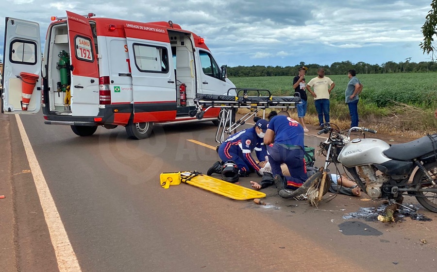 Imagem: acidente carreta 2 Carreta passa por cima de motociclista, condutor não vê e segue viagem