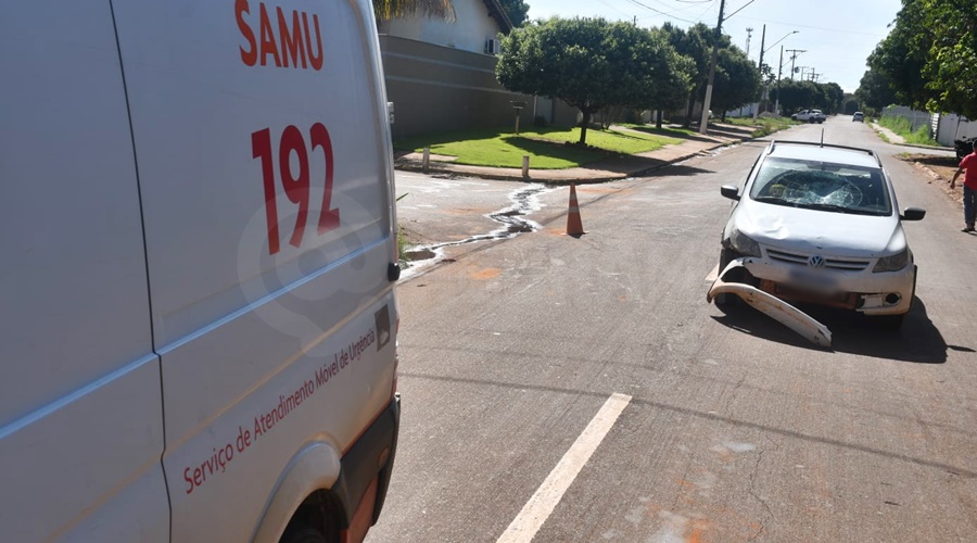 Imagem: b Criança de bicicleta é atropelada por carro em avenida no Jardim Rui Barbosa