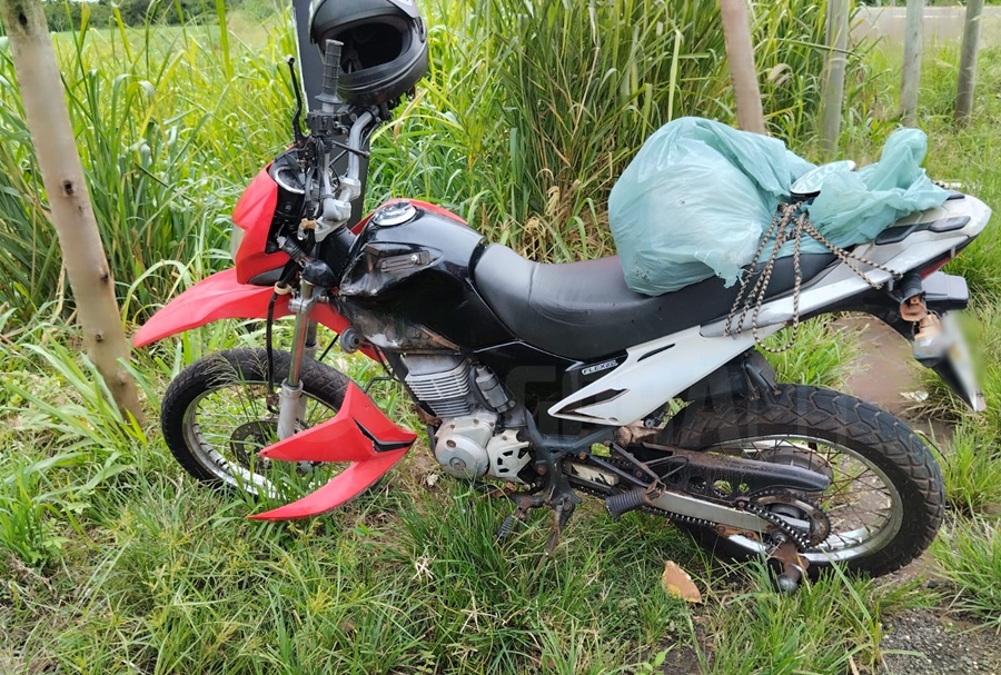 Imagem: moto vitima Motociclista fica gravemente ferido em acidente com carro na MT-358