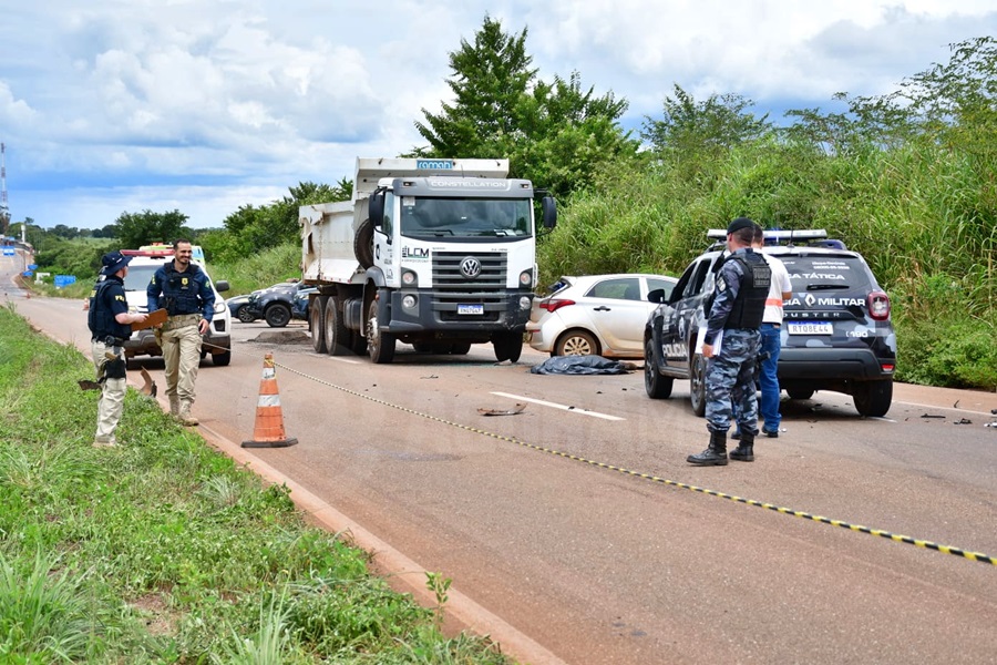 Imagem: suspeito morto Bandidos roubam carro em Chapada, fazem vítima refém e um acaba morto em Rondonópolis durante perseguição