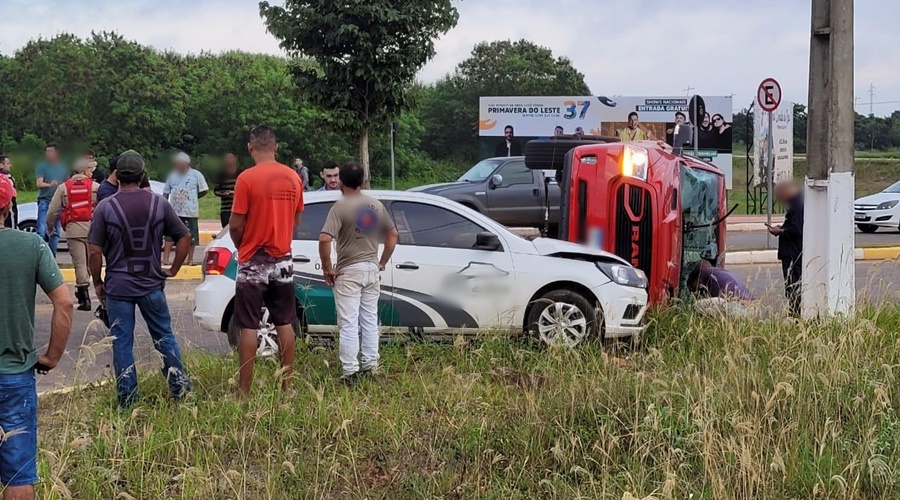 Imagem: 2222222 Acidente envolvendo dois veículos deixa pessoas feridas em Primavera do Leste