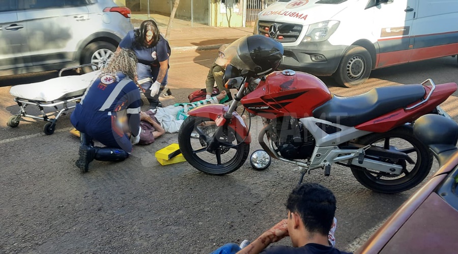 Imagem: acidente Acidente entre moto e bicicleta deixa dois feridos no Centro