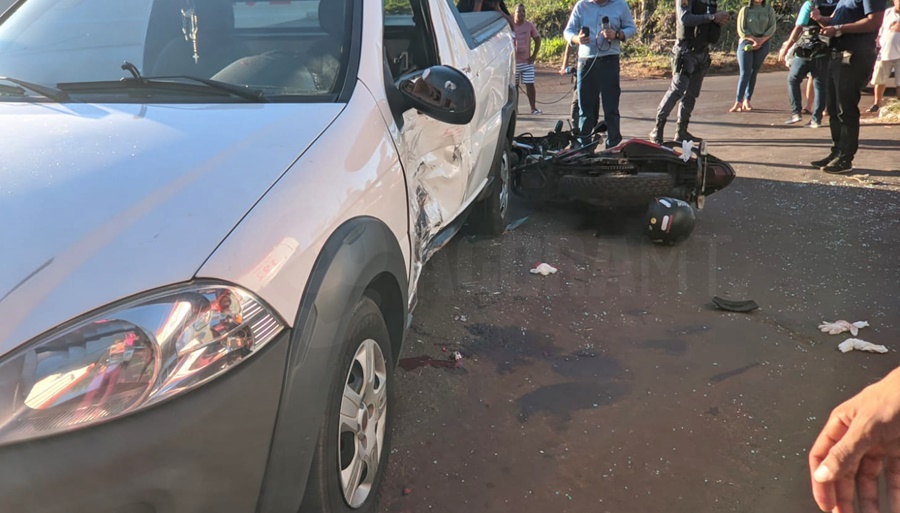 Imagem: acidente Tga Falta de atenção e alta velocidade deixam duas pessoas feridas em acidente