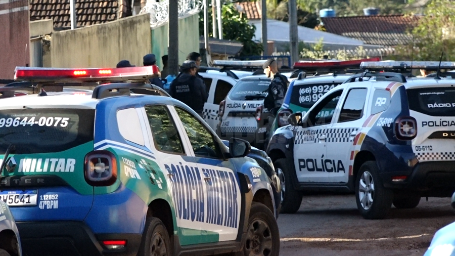 Imagem: Sequencia 08.00 02 49 15.Quadro005 Suspeito troca tiros com a polícia e é socorrido em estado grave ao hospital