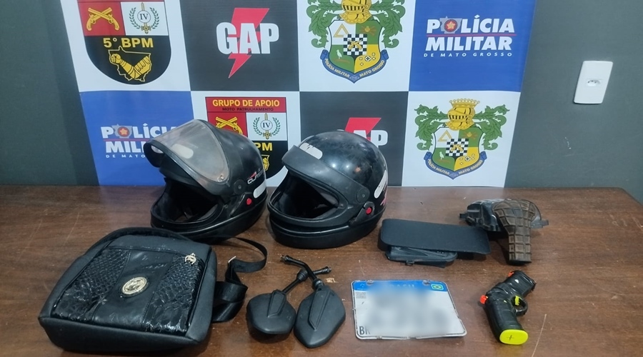 Imagem: itens apreendidos jardim paineiras Moto sem placa chama atenção da PM e acaba identificada como furtada em Rondonópolis